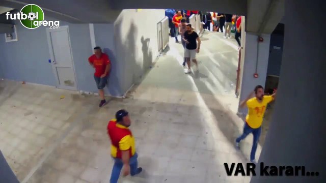 Göztepe'nin Süper Lig'de kaldığı penaltı golünden sonra koridorlarında yaşananlar
