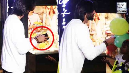 Meezan Jaffery's Sweet Gesture As he Gives Money To Kids