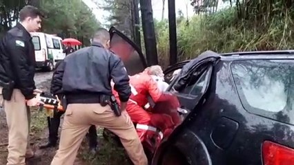 Motor de carro é arrancado em gravíssimo acidente na PR-180, em Cascavel