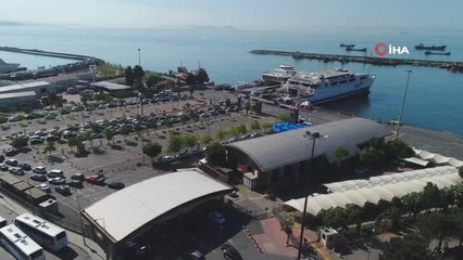 Tatilciler deniz ulaşımına akın etti...Deniz ulaşımındaki yoğunluk havadan görüntülendi