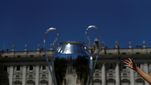 Лига чемпионов: футбольный мир застыл в ожидании