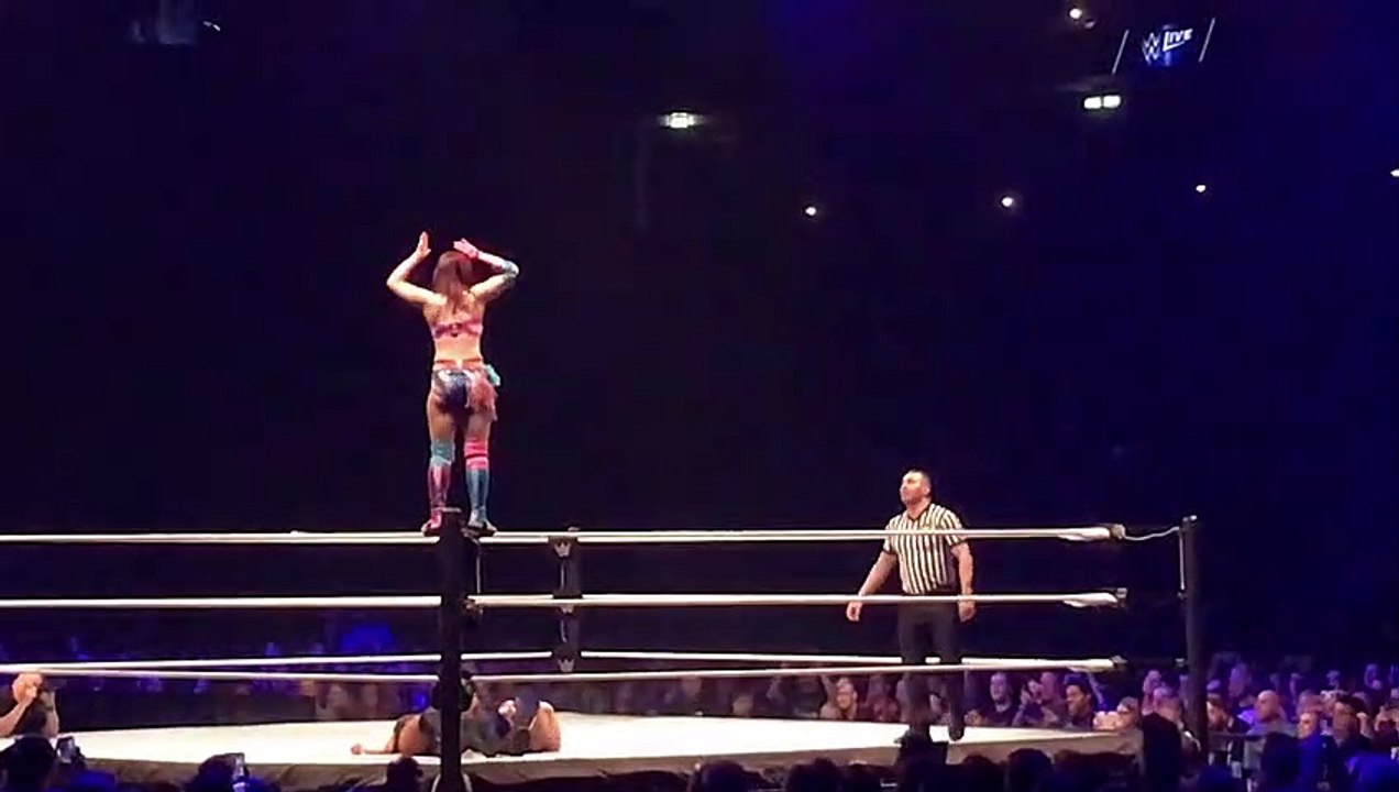 IIconics (Billie Kay and Peyton Royce) vs Kairi Sane and Asuka - WWE Berlin May 17th 2019 P02