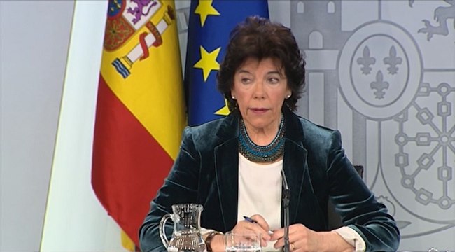 Celaá abre la puerta a ministros designados por Podemos