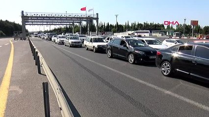 İSTANBUL TRAFİĞİNDE TATİL YOĞUNLUĞU BAŞLADI