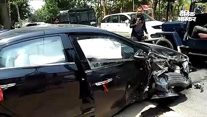 तेजप्रताप की कार दुर्घटनाग्रस्त
