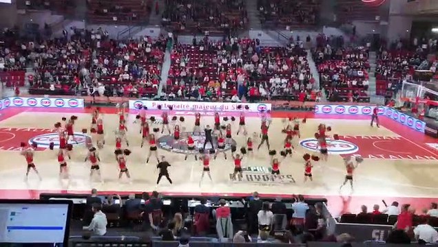 SLUC - Saint-Chamond : les pom-pom girls à la mi-temps