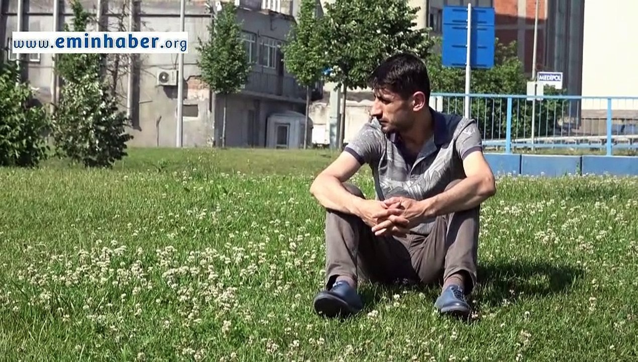 Refüje Çıkan Otomobil Aydınlatma Direğini Yola Devirdi