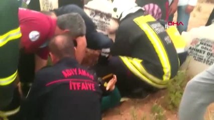 ADIYAMAN'DA MEZARLIKTA ÇATI UÇTU 4 KİŞİ YARALANDI