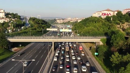 İSTANBUL TRAFİĞİNDE TATİL YOĞUNLUĞU BAŞLADI