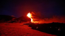 Video | Avrupa'nın en aktif volkanı Etna Yanardağı yeniden faaliyete geçti