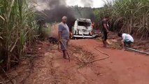 TRANSPORTE ESCOLAR: Kombi pega fogo na Zona Rural de Pedras de Fogo
