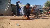 مخيمات الشمال السوري.. مئات آلاف النازحين يكابدون للعيش
