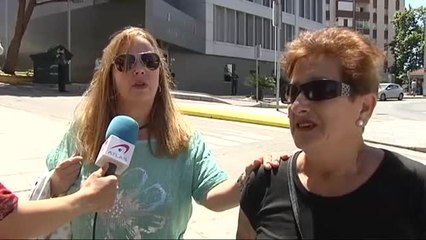 Télécharger la video: Duelo y consternación en Algeciras en la capilla ardiente del guardia civil fallecido en una persecución de narcos