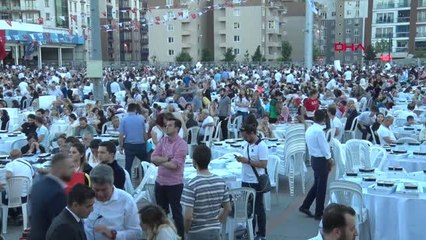 İSTANBUL-EKREM İMAMOĞLU BEYLİKDÜZÜ'NDE İFTAR YAPTI