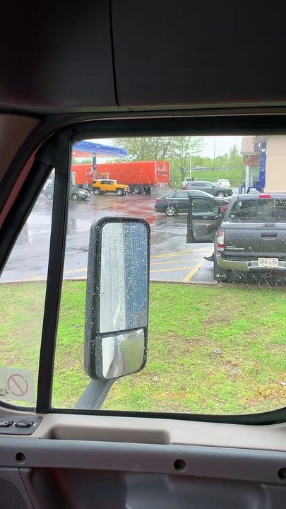 Clueless Truck Drivers in Canada