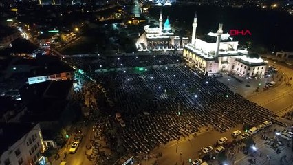 Konya'da Kadir Gecesi'nde on binler ellerini semaya açtı