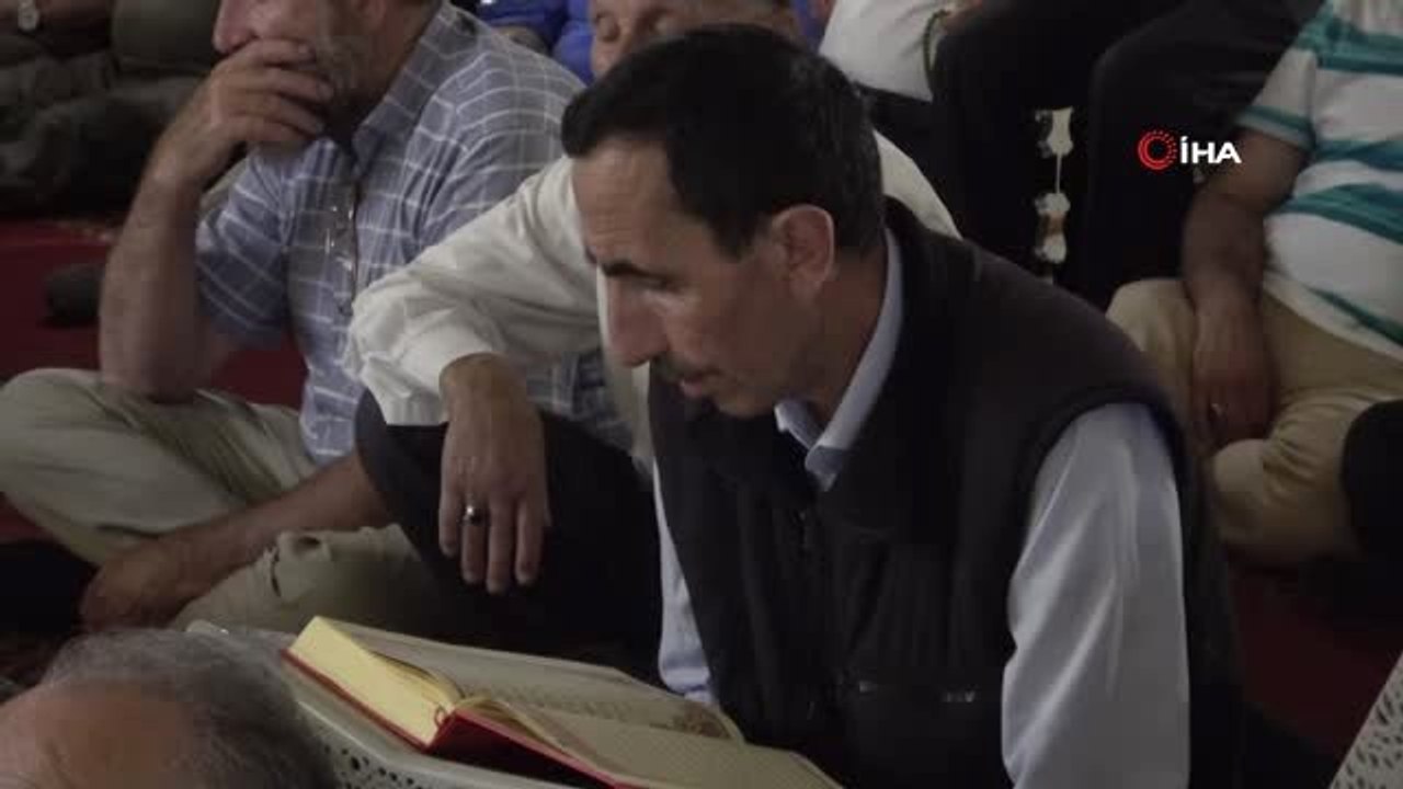 Bursa'da Kadir Gecesi camiler doldu taştı
