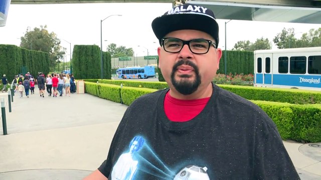 “Star Wars” abre sus puertas en Disneyland
