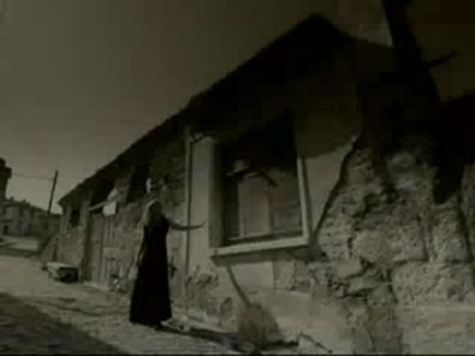 Zeynep Casalini - Nilüfer