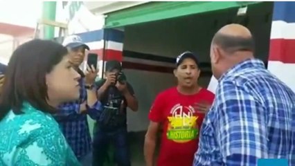 Maria Mercedes Ortiz alcaldesa Salcedo explica porque pintaron de negro local de Ramfis Trujullo