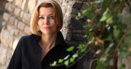 Kitabında çocuk istismarını savunduğu söylenen Elif Şafak, sessizliğini bozdu