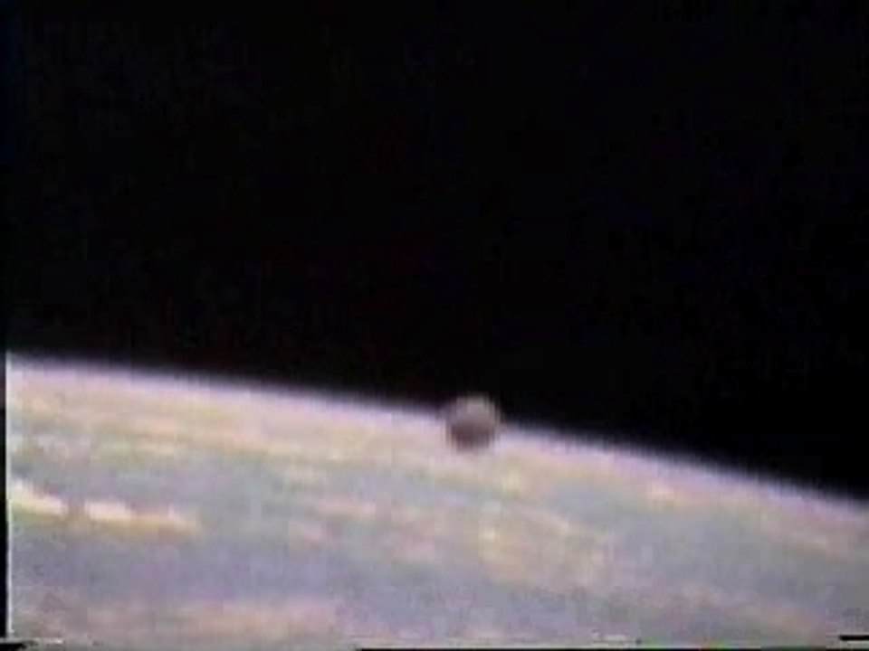 OVNI vu de navette en orbite