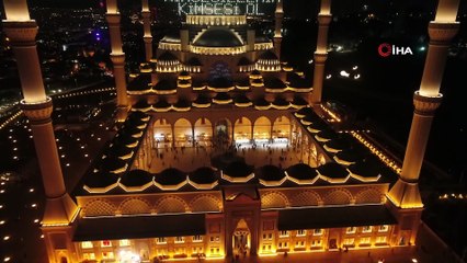 Büyük Çamlıca Camii Kadir Gecesi’nde Doldu Taştı