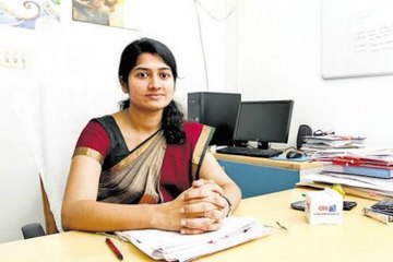 അമ്മയുടെ വിരമിക്കല്‍ ചടങ്ങിന് അനുപമയുടെ സര്‍പ്രൈസ് എന്‍ട്രി