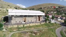 Dünyada eşi benzeri olmamasıyla birlikte restorasyon çalışmaları ile de dünyada bir ilk...Divriği Ulu Camii havadan görüntülendi