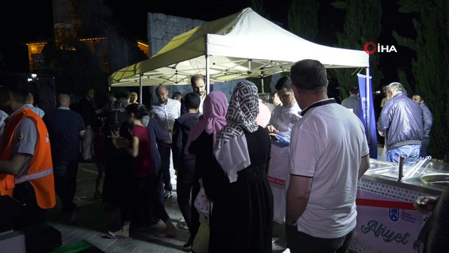 Büyükşehir'den Kadir Gecesi'nde lokma ikramı