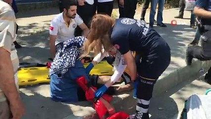 Yaya trafiğine kapalı alandan geçmeye çalışan 2 kadına 1 saat arayla otomobil çarptı