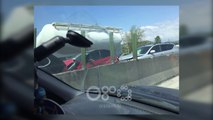 RTV Ora - Përplasen 6 makina në autostradën Tiranë-Durrës, 2 të plagosur