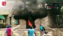 ABD Büyükelçiliği önünde ateşe verdiler