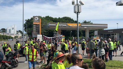 Manifestation des Gilets jaunes et de Youth for Climate