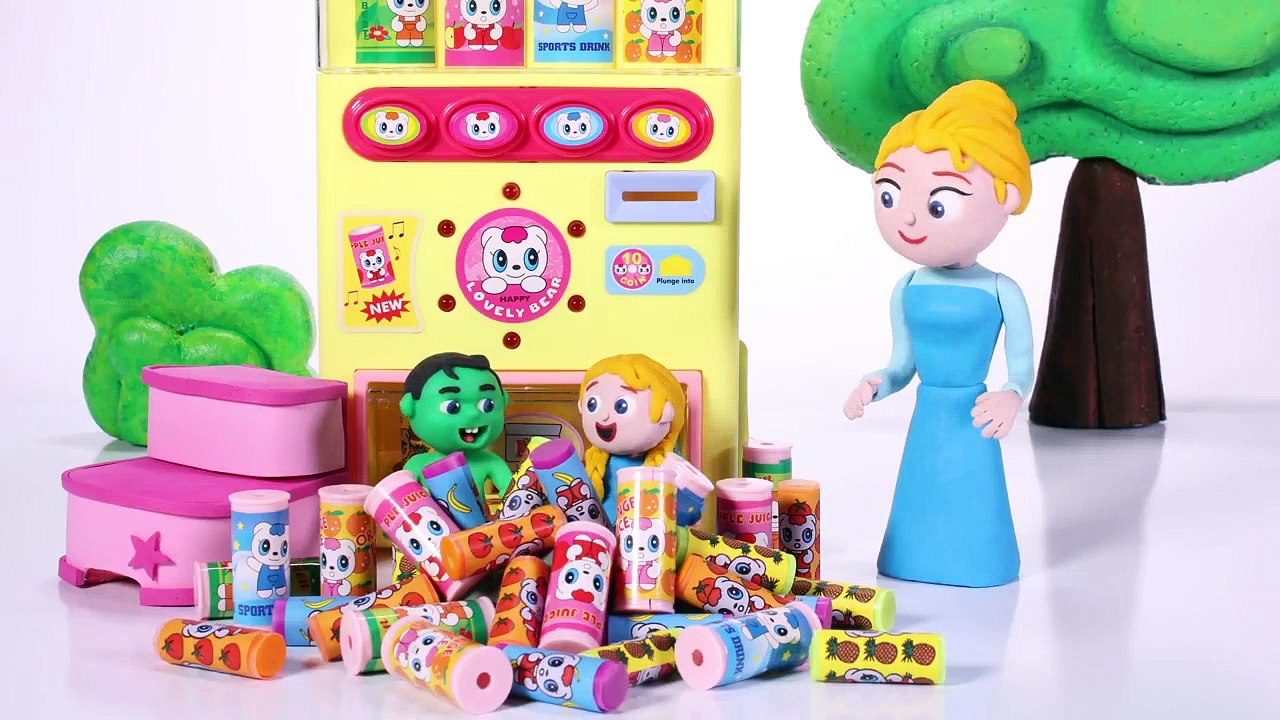 KIDS MAKING A CANDY HOUSE ❤ PLAY DOH CARTOONS FOR KIDS