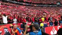 Los aficionados del Liverpool entonan el 'You'll never walk alone'