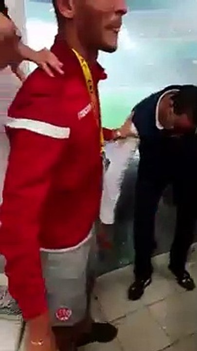 بالفیدیو اعتداءات الأمن التونسي علی لاعبي الوداد البيضاوي بعد نهاية مباراة نهائي #عصبة_الابطال_الافريقية أمام الترجي التونسي