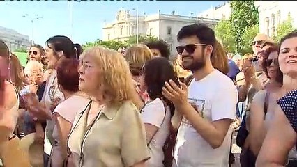 Manifestación en apoyo a Carmena frente al Ayuntamiento de Madrid