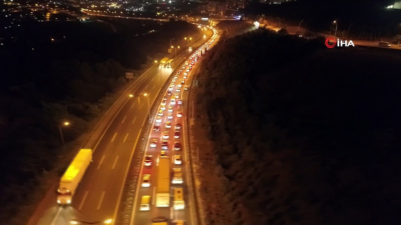 TEM Otoyolu’ndaki bayram trafiği durma noktasına geldi