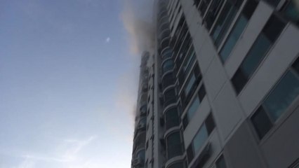 고층 아파트 주방에서 불...섬유공장도 화재 / YTN