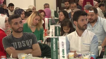 Eminevim ailesi Kadir Gecesi'nde aynı sofrada buluştu