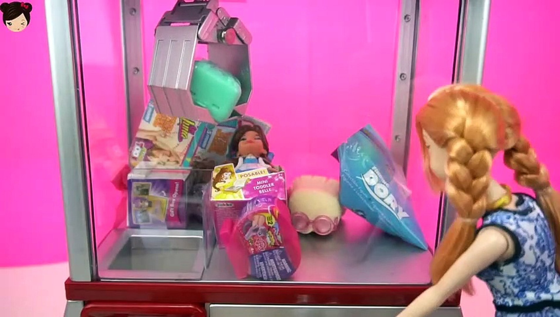 Barbie, Soy Luna, Elsa y Harley Queen - Juegan con la Maquina La Garra por  Juguetes Sorpresa - Vidéo Dailymotion