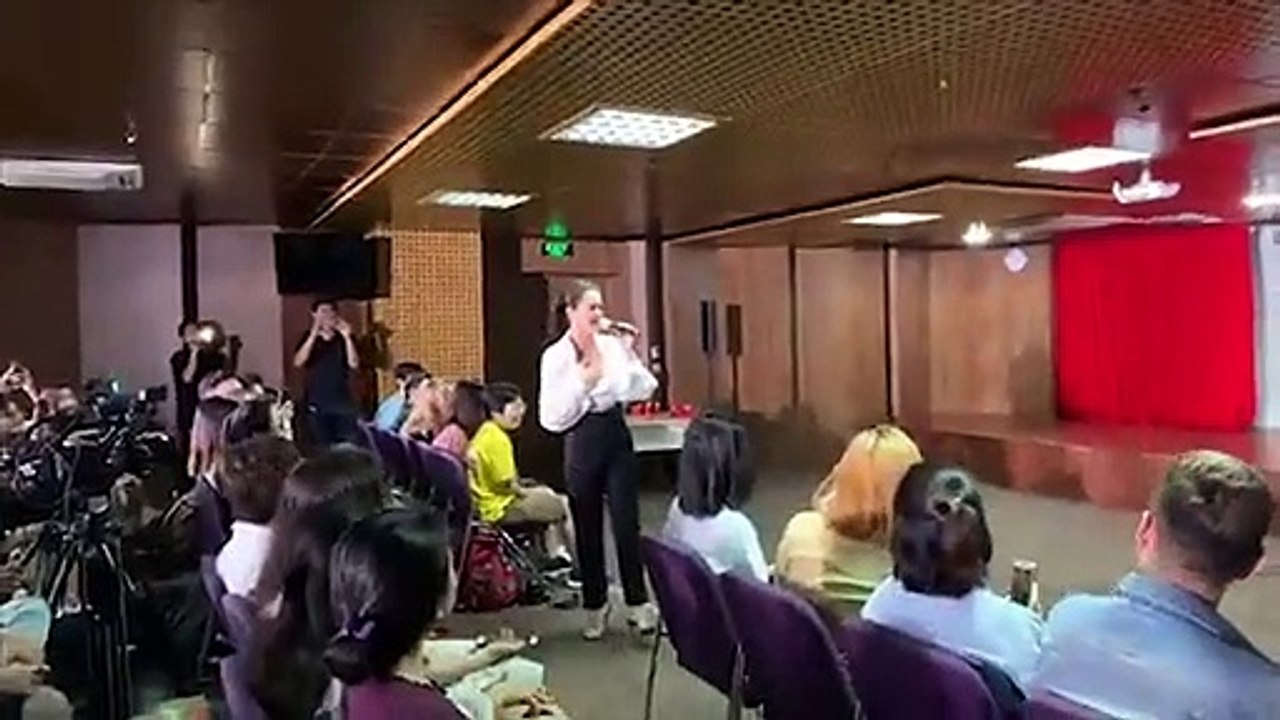 Phạm Quỳnh Anh cover Anh ơi ở lại