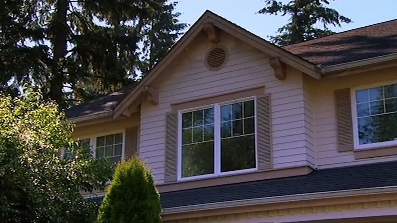 Homesick Teen Breaks Down In Front Of Mom | World's Strictest Parents