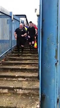 Musique de ligue des champions pour une finale de football amateur en Angleterre