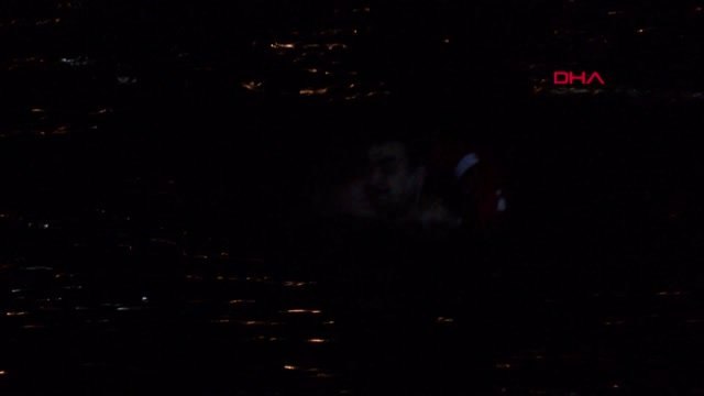 BEŞİKTAŞ'TA DENİZE ATLAYAN KİŞİ POLİS VE İTFAİYEYİ ALARMA GEÇİRDİ