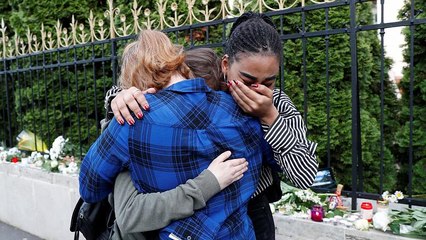 فيديو: دموع وشموع أمام سفارة كوريا الجنوبية ببوخارست لذكرى ضحايا قارب الدانوب