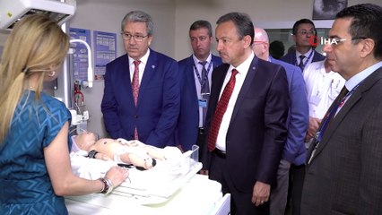 Ege’de Türkiye’nin ilk ‘Neonatal Simülasyon Laboratuvarı’ açıldı