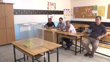 Mazbatası iptal edilen aday seçime tek aday olarak girdi