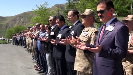 Hakkari şehitlerine tören